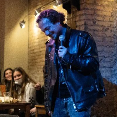 La Disidencia open mic: divertido show de comedia