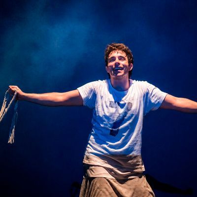 Somos polvo de estrellas: teatro sobre los límites entre la ficción y la realidad