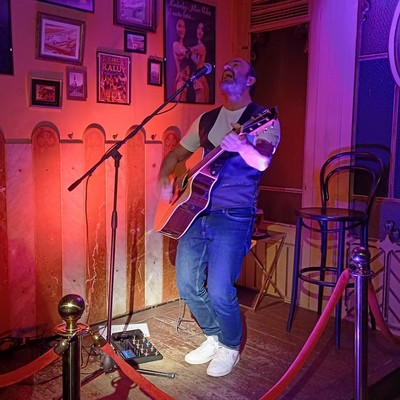 Concierto de Manu López en acústico