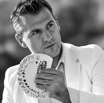 Alucinmagia: show de magia y mentalismo