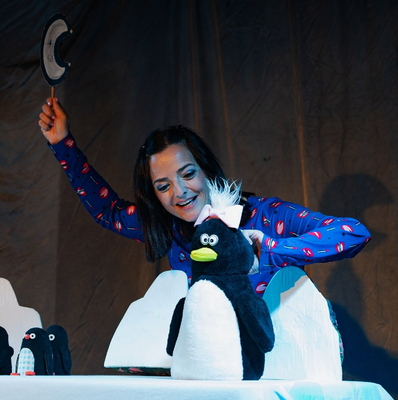 La pingüina viatgera: teatre familiar en valencià