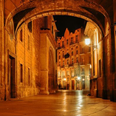 Misterios y leyendas a la luna de Valencia