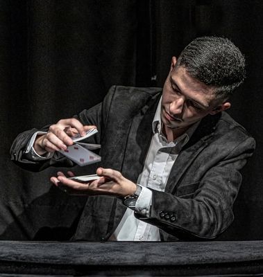 Ilusiones cercanas: magia muy de cerca