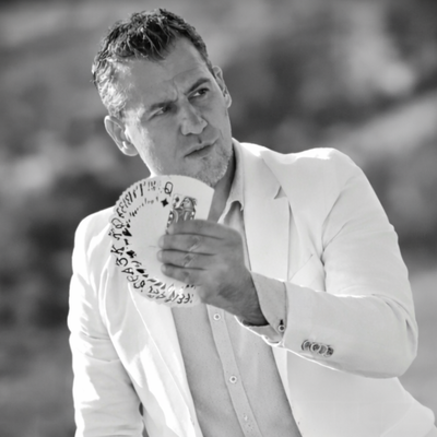 Alucimagia: show de mentalismo y cartomagia