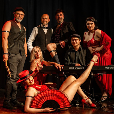 Cena con cabaret en directo con La Bambola Cabaret