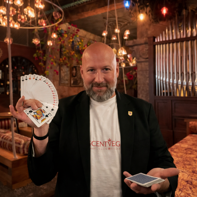 Magia y comedia + aperitivo en el Bosc de les Fades