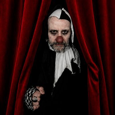 La tragedia cómica: teatro íntimo y reflexivo