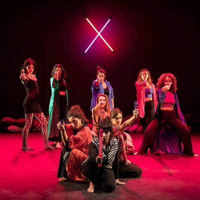 Llámalo X: una comedia teatral de temática LGTBIQ+