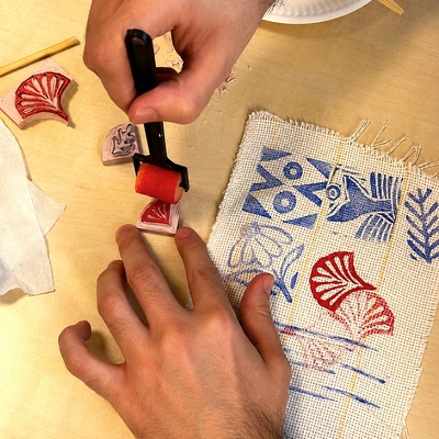 Taller de sellos: crea tus sellos y personaliza tu tote bag