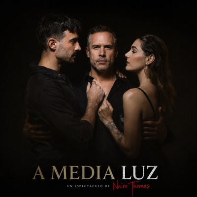 A media luz: musical de tango